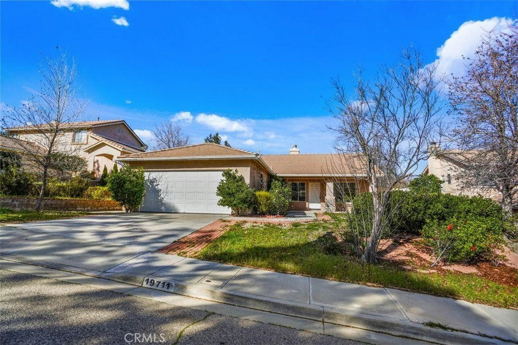 19711 Skyview Ct - 3 bed 2 bath home in Canyon Country