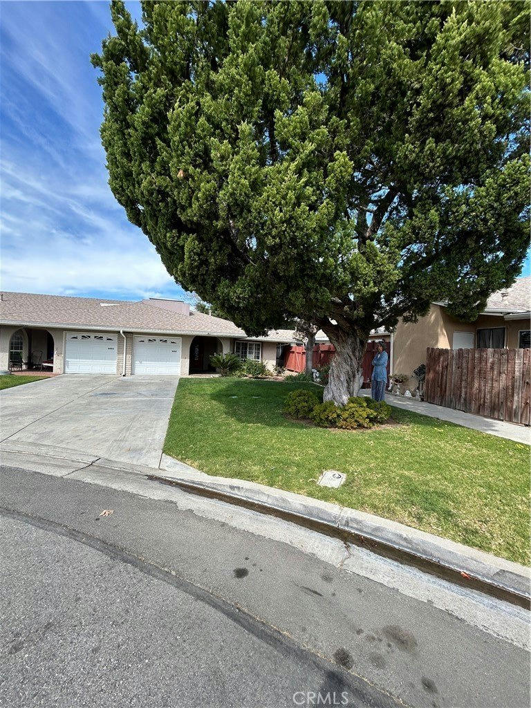 18901 Circle of the Oaks - 2 bed 2 bath home in Newhall