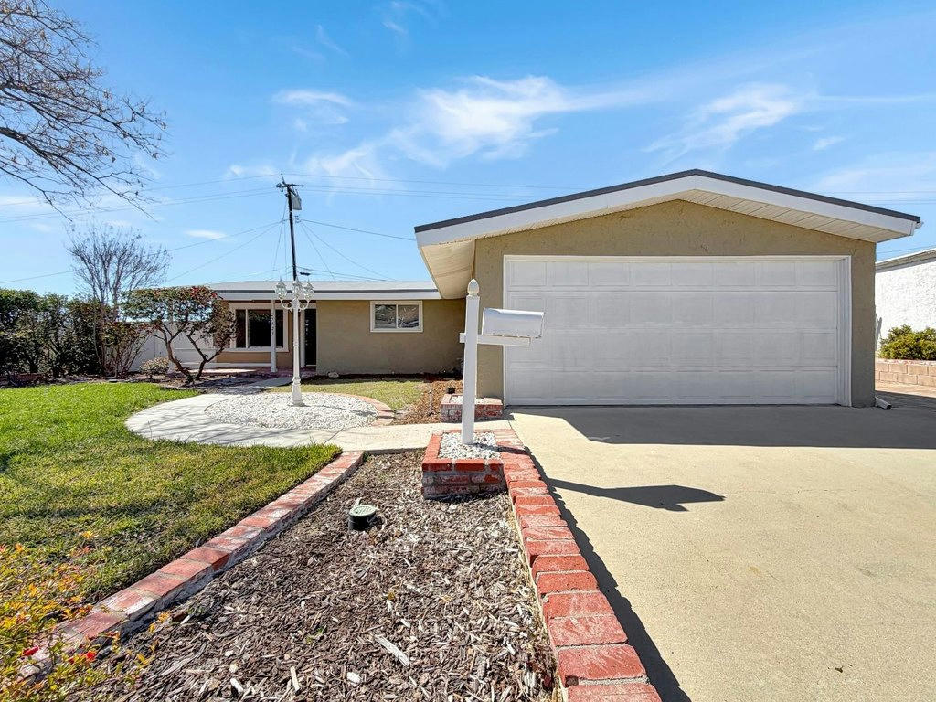 27723 Foxlane Dr - 3 bed 2 bath home in Canyon Country