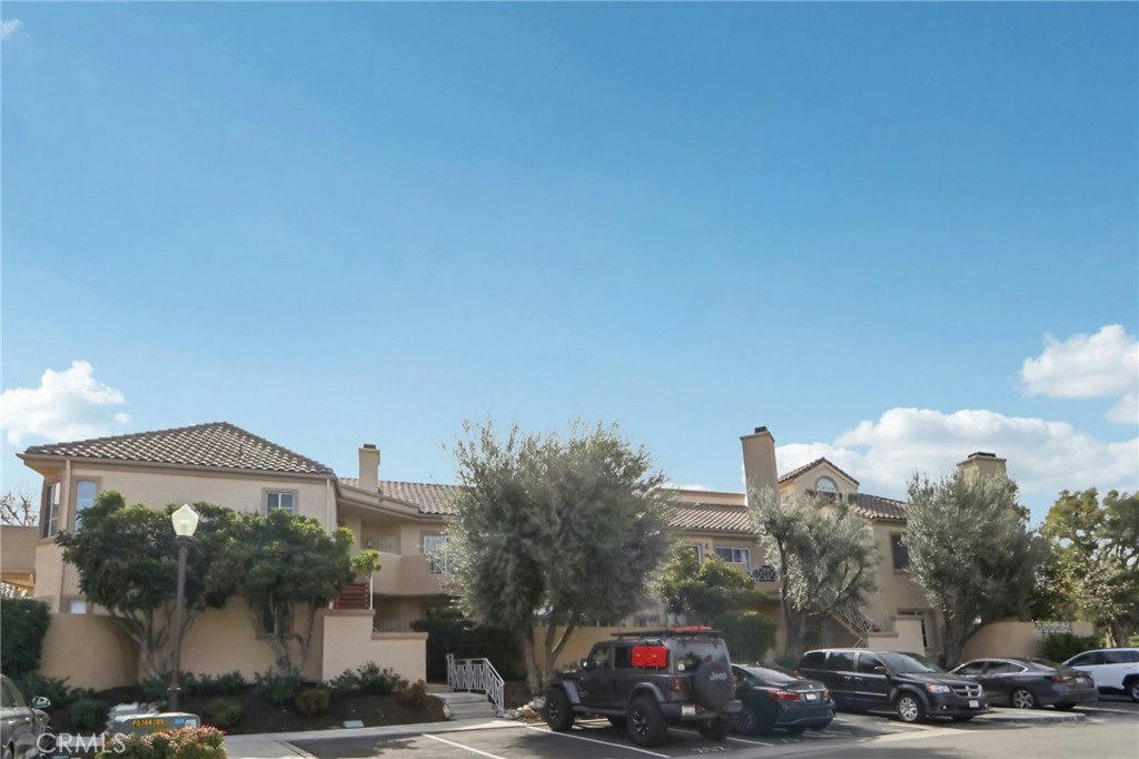 23605 Del Monte Dr - 2 bed 2 bath home in Valencia