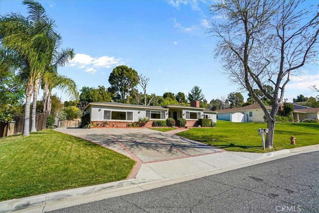 22573 Arriba Dr - 4 bed 2 bath home in Saugus