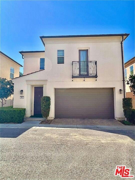 21816 Moveo Dr - 2 bed 3 bath home in Santa Clarita