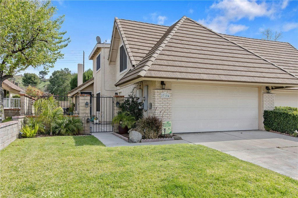 27104 Rio Prado Dr - 4 bed 3 bath home in Valencia