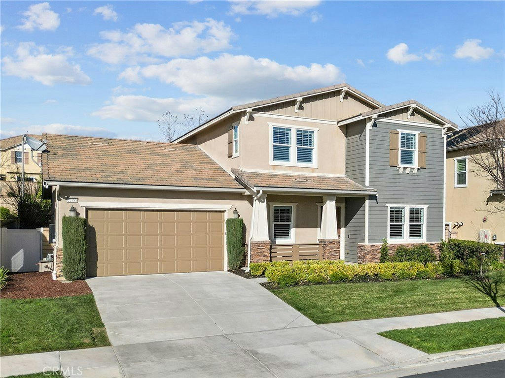 22385 Copper Mountain Ct - 5 bed 5 bath home in Saugus