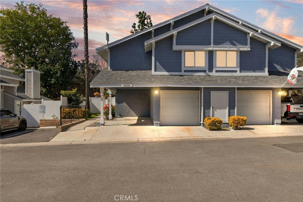 25259 Avenida Dorena - 3 bed 3 bath home in Newhall