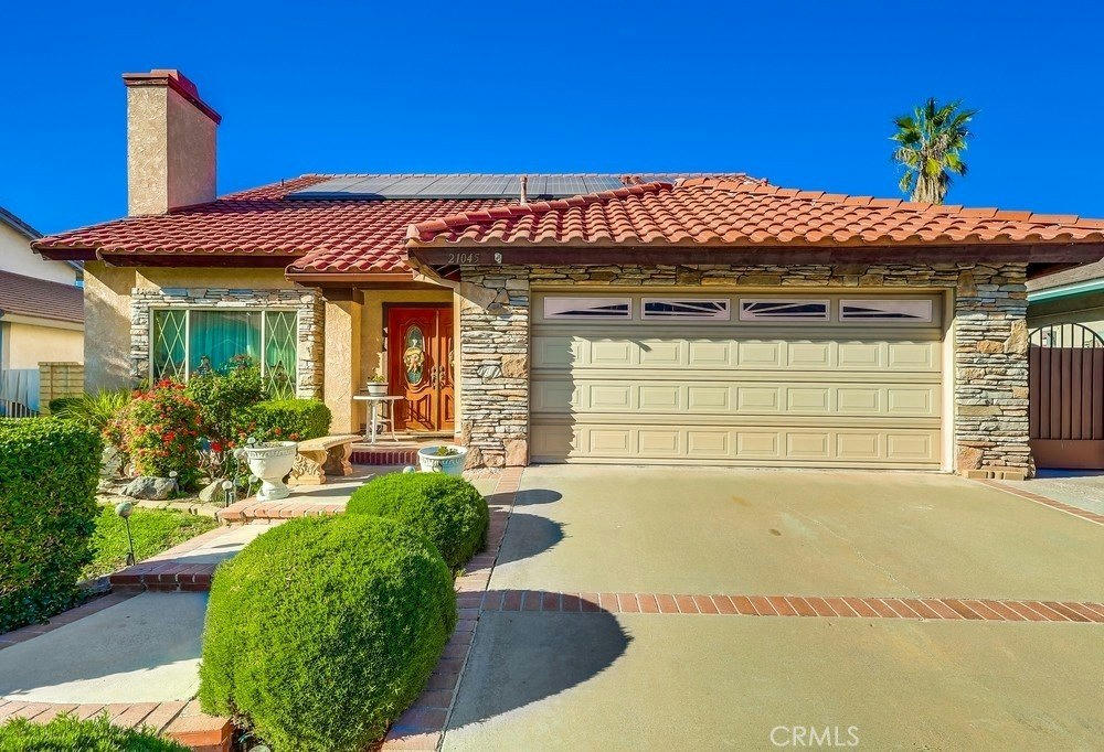 21045 Susan Carole Dr - 3 bed 3 bath home in Santa Clarita