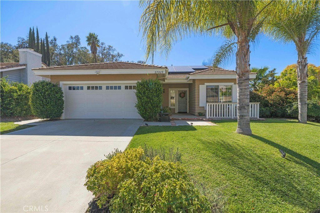 27209 Bidwell Ln - 3 bed 2 bath home in Valencia