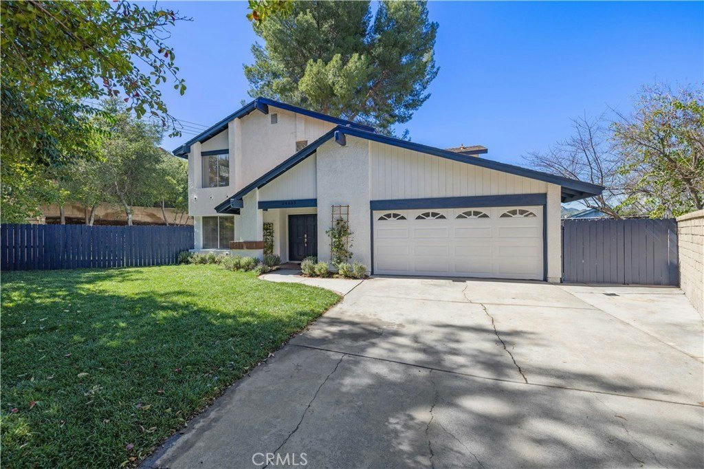 24603 Little Oak Ln - 5 bed 4 bath home in Newhall