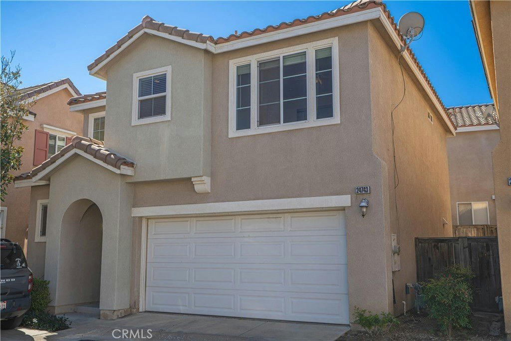 24743 Montevista Cir - 3 bed 3 bath home in Valencia