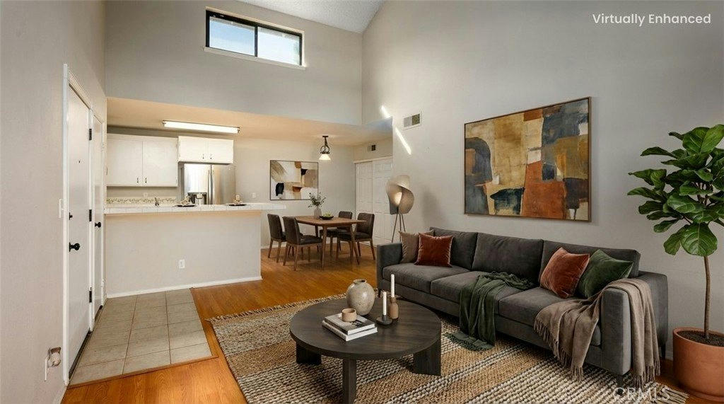 25003 Peachland Ave - 1 bed 1 bath home in Newhall