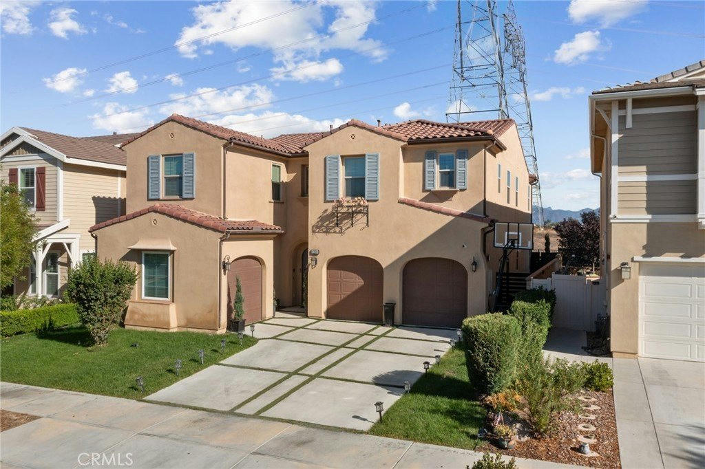 27636 Camellia Dr - 5 bed 5 bath home in Saugus