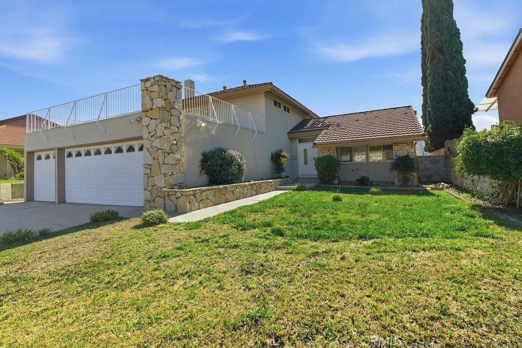 29166 Flowerpark Dr - 3 bed 3 bath home in Canyon Country