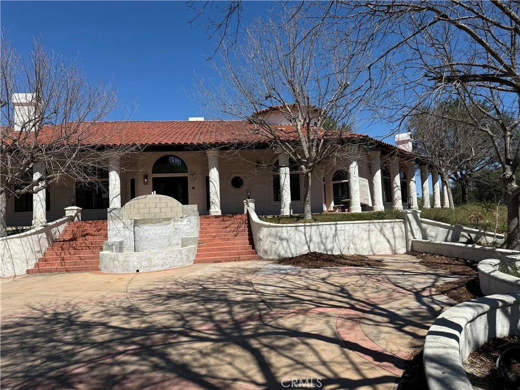 16515 Valley Ranch Rd - 5 bed 5 bath home in Canyon Country