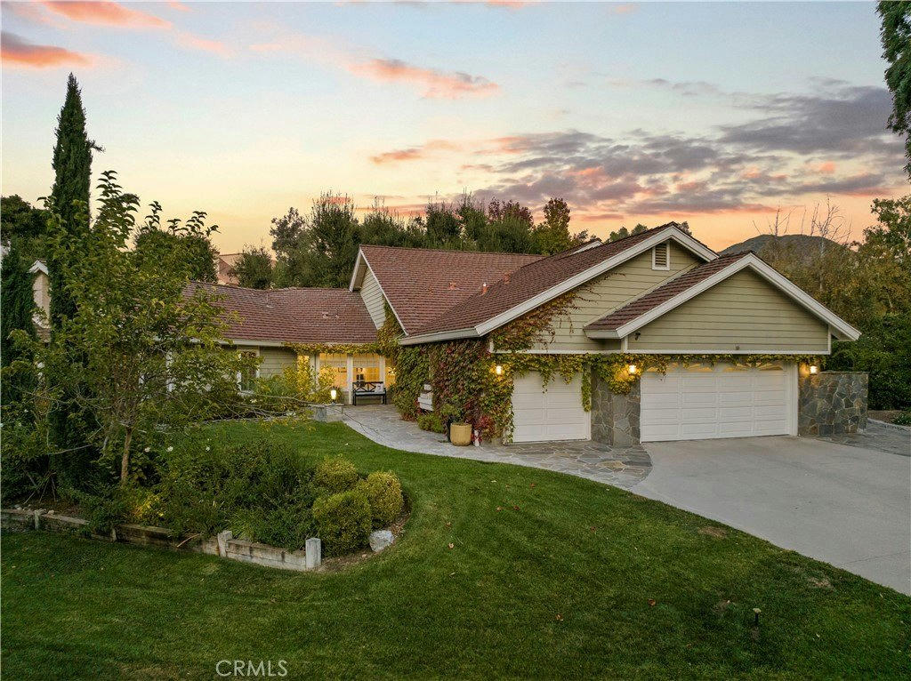 15533 Saddleback Dr - 4 bed 3 bath home in Canyon Country