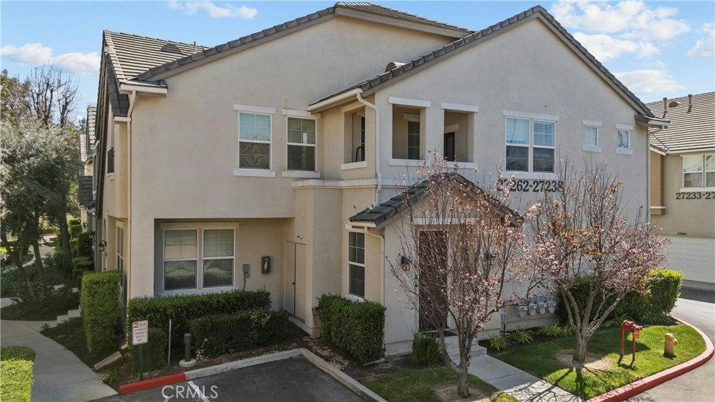 27262 Riverview Ln - 2 bed 2 bath home in Valencia