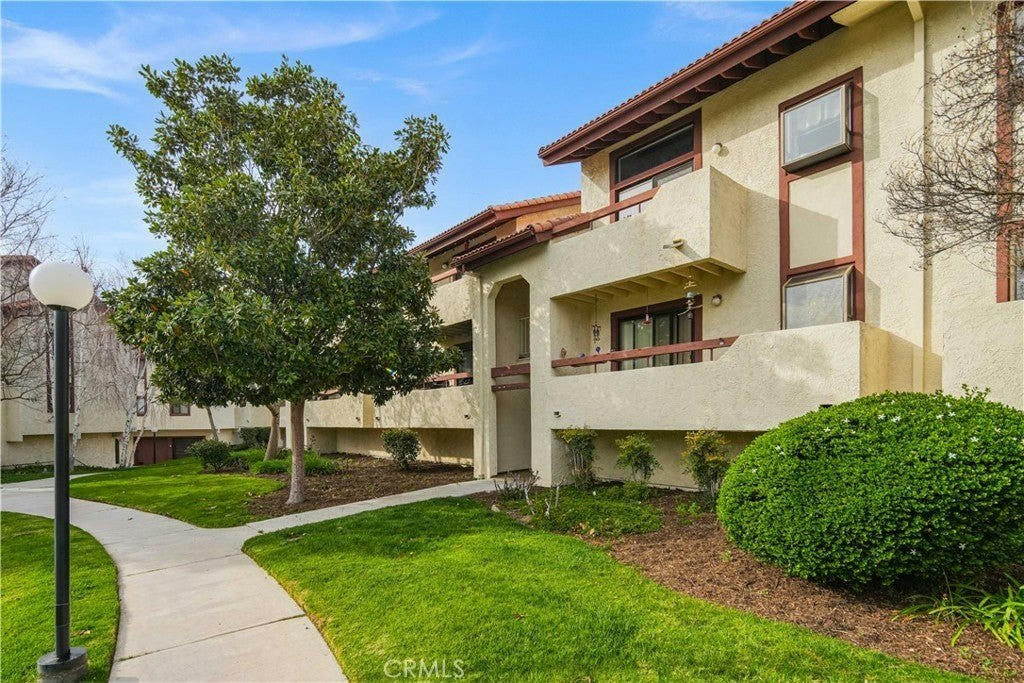 28015 Sarabande Ln - 2 bed 2 bath home in Canyon Country