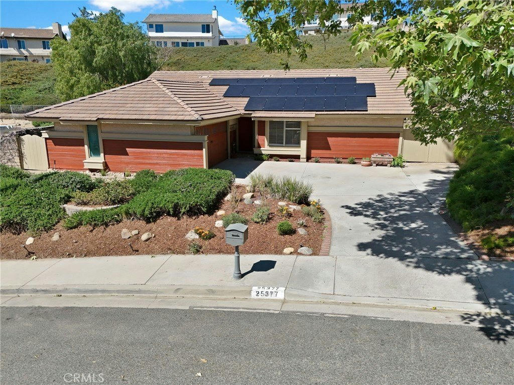 25377 Fortuna Dr - 3 bed 2 bath home in Valencia