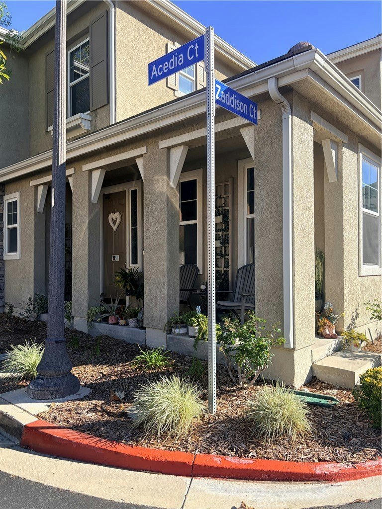 26014 Zaddison Ct - 3 bed 3 bath home in Newhall