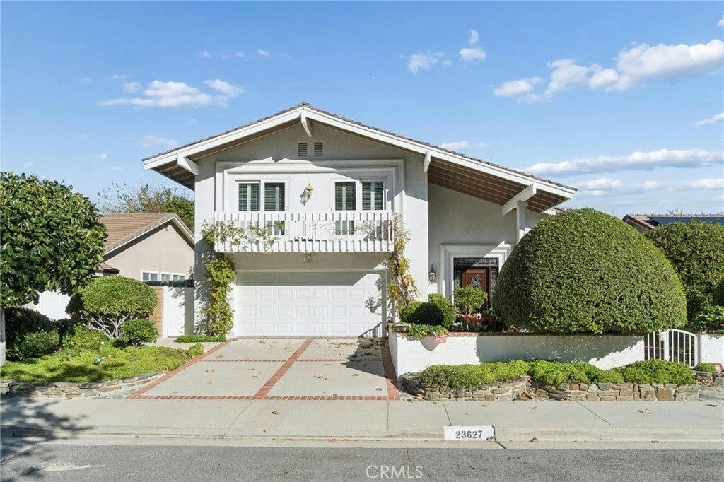 23627 Via Delos - 3 bed 3 bath home in Valencia