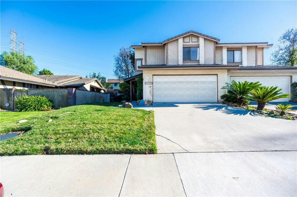 25710 Lupita Dr - 3 bed 4 bath home in Valencia