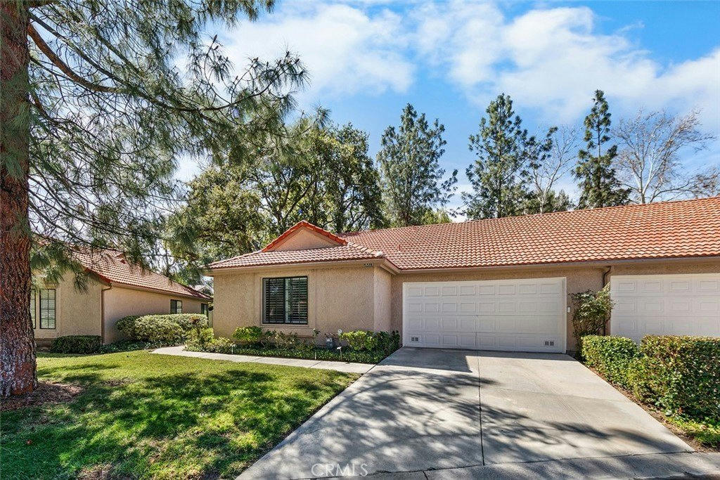 26323 Rainbow Glen Dr - 2 bed 2 bath home in Newhall