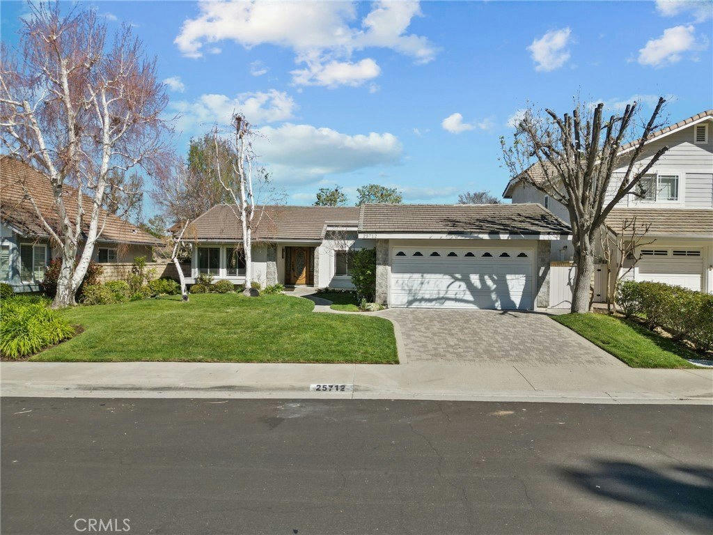 25712 Floral Ct - 3 bed 2 bath home in Valencia