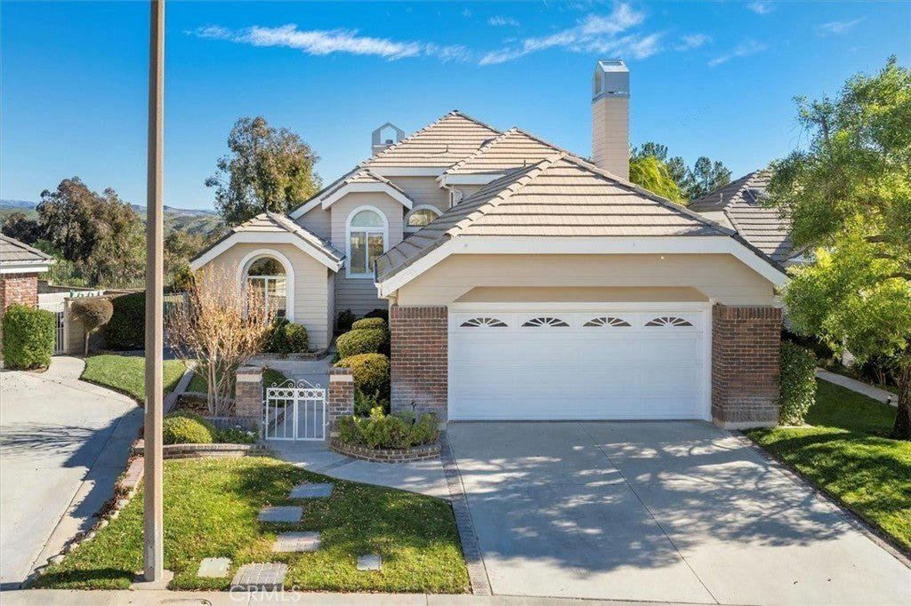 26008 Lucerne Ct - 3 bed 3 bath home in Valencia