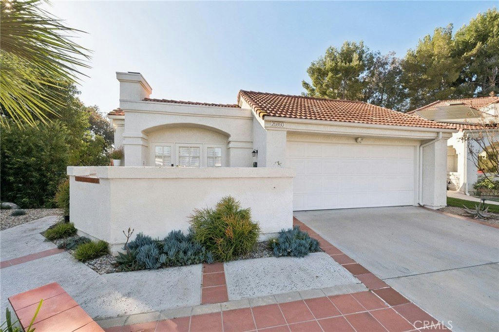 25850 Bellis Dr - 3 bed 2 bath home in Valencia