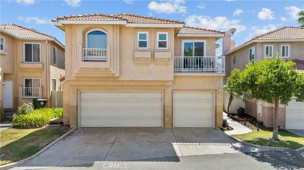 18554 Olympian Ct - 5 bed 3 bath home in Canyon Country
