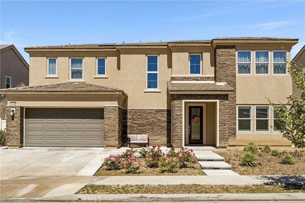 17721 Ridgeline Ct - 4 bed 4 bath home in Saugus